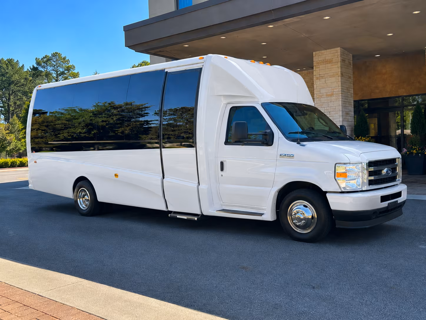 bus rentals for corporate sports outings and team events around quincy