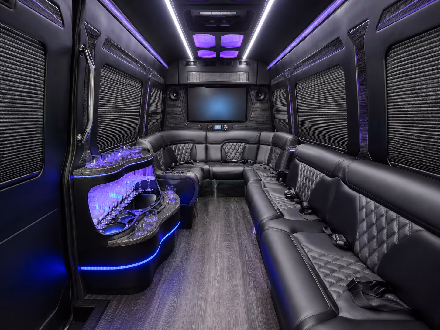 quincy 50 passenger party bus